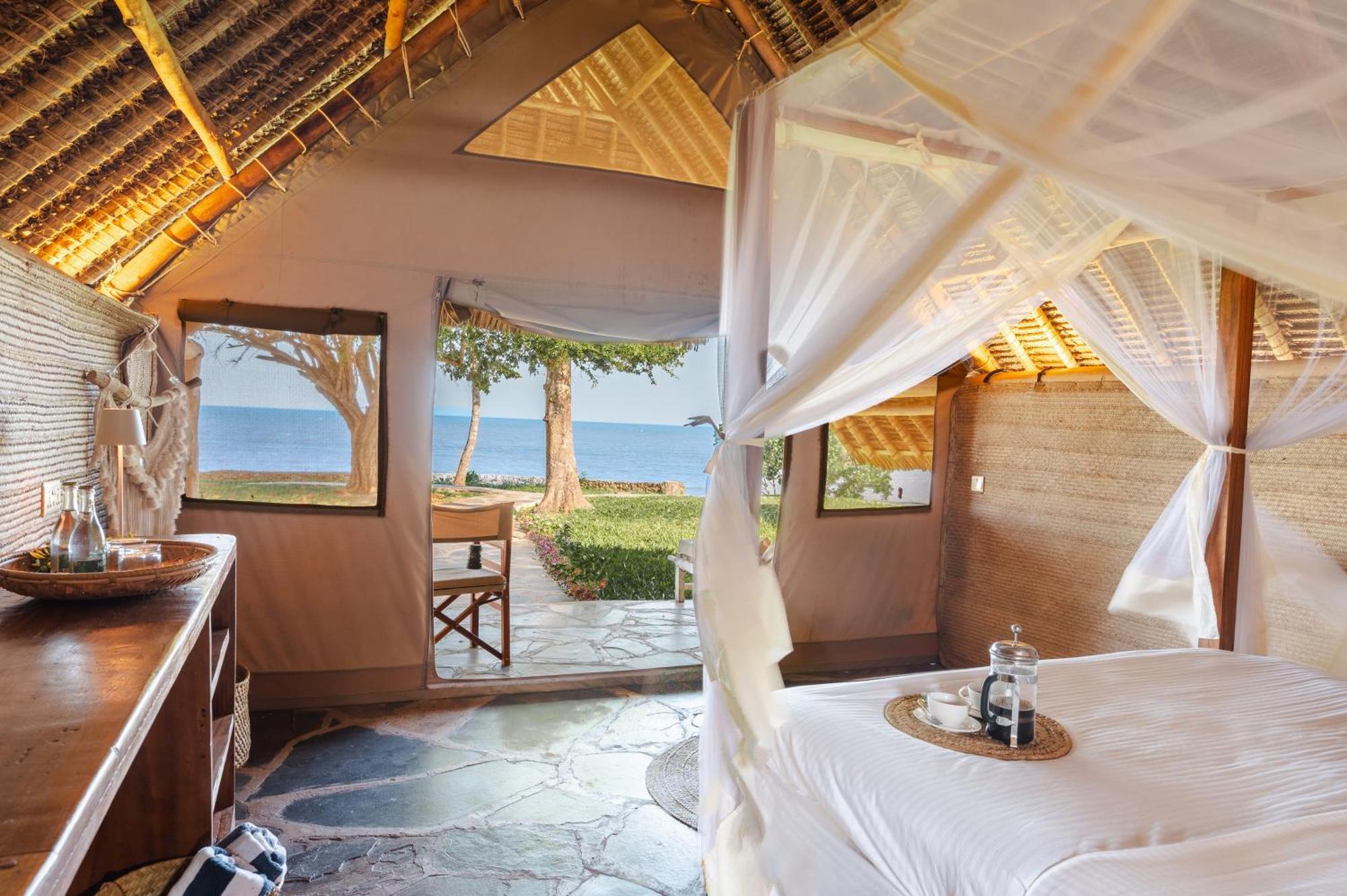 Mwazaro Beach Lodge Shimoni Bagian luar foto