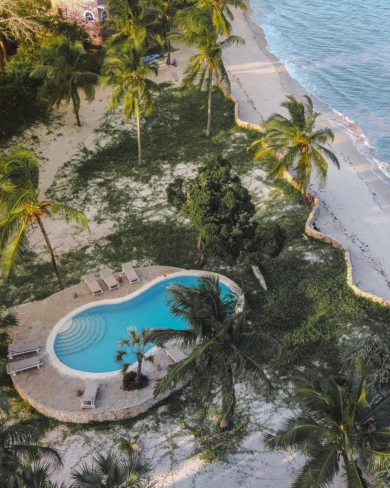 Mwazaro Beach Lodge Shimoni Bagian luar foto