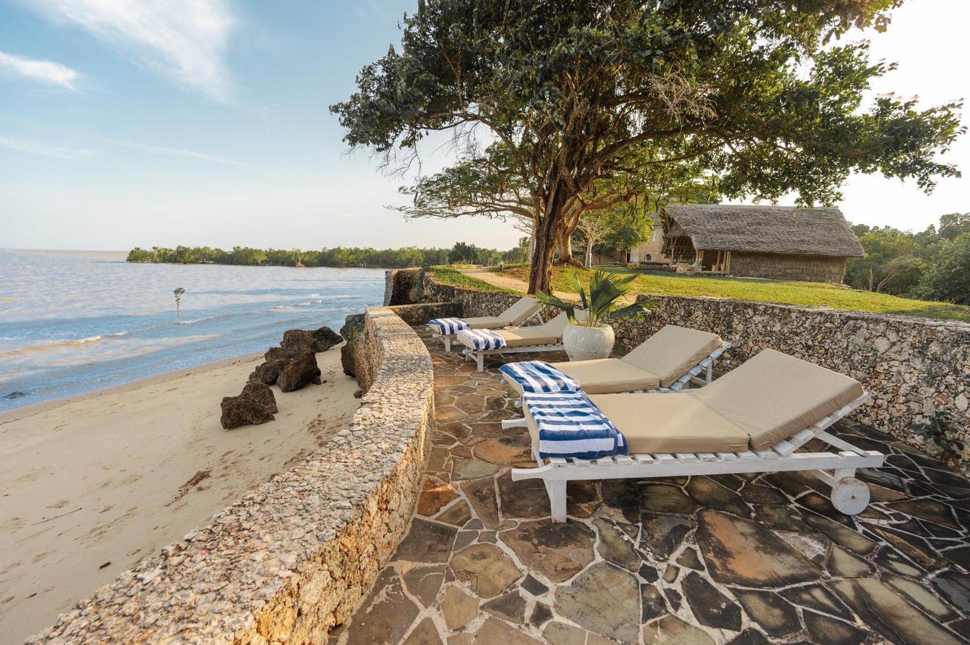 Mwazaro Beach Lodge Shimoni Bagian luar foto