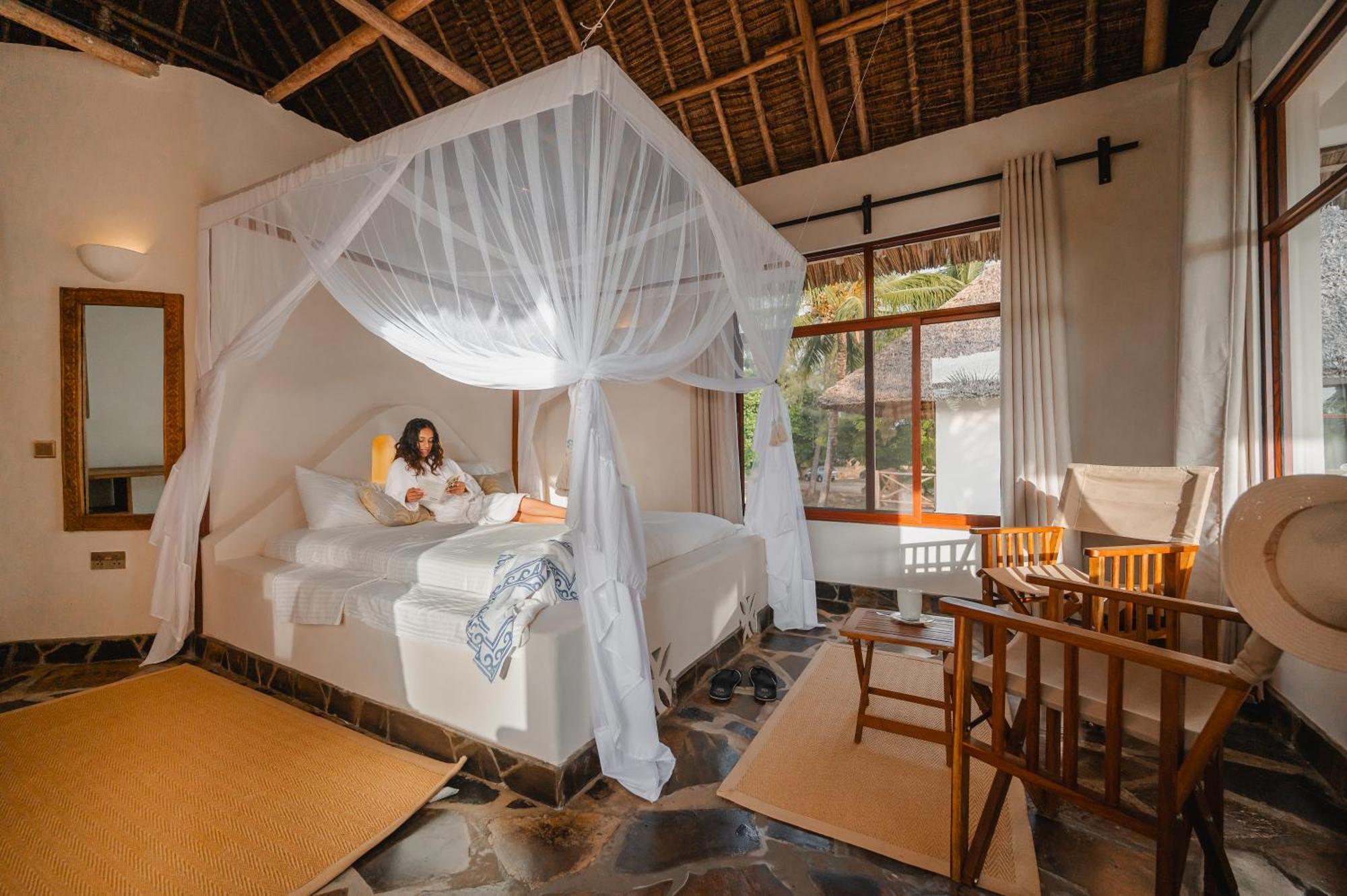Mwazaro Beach Lodge Shimoni Bagian luar foto