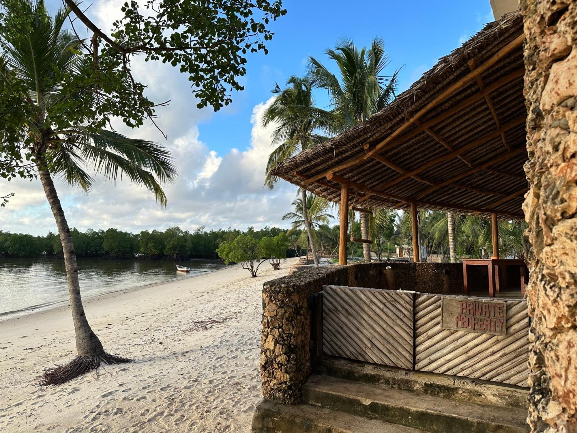 Mwazaro Beach Lodge Shimoni Bagian luar foto
